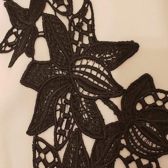 Kasper Women's Embroidered Black & Cream Flyaway Jacket, Size 14W - Picture 4 of 9